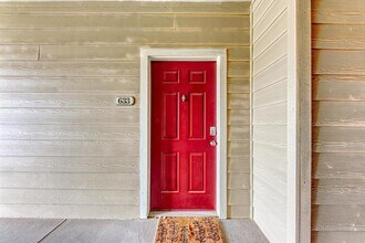 2320 Gracy Farms Ln in Austin, TX - Building Photo - Building Photo