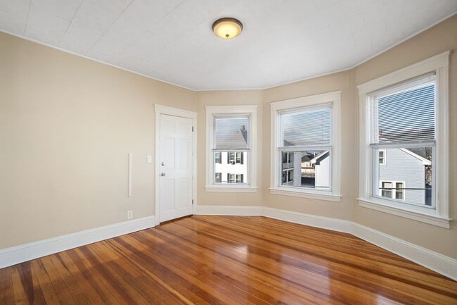 28-30 Knight St in Central Falls, RI - Building Photo - Building Photo