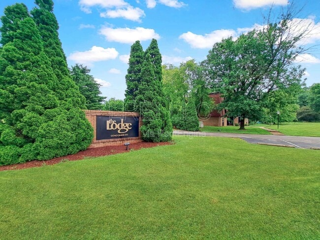 property at 3500 Lodge Ln