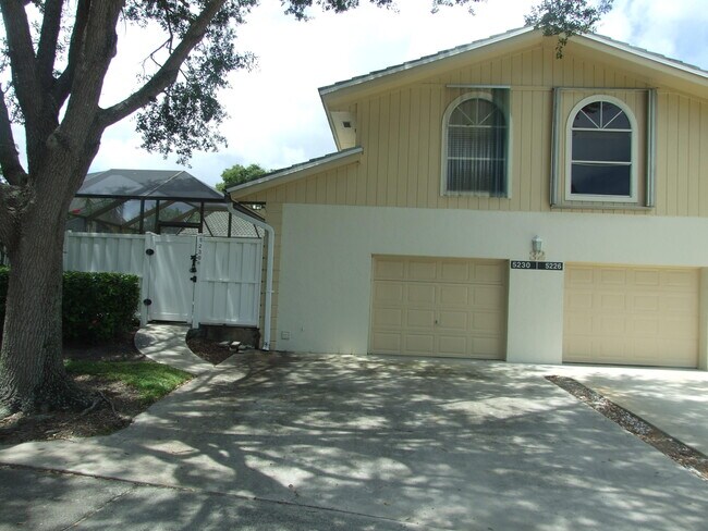 5230 Woodruff Ln in Palm Beach Gardens, FL - Building Photo - Building Photo