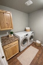 312 S 5th St in Selah, WA - Building Photo - Building Photo