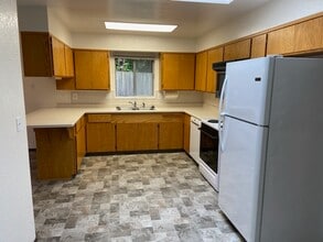 2808 Harrison Ave in Eureka, CA - Building Photo - Building Photo