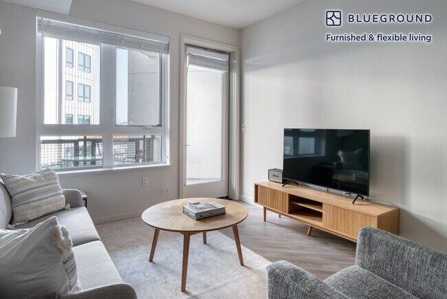 6701 Shellmound St-Unit -FL4-ID1467 in Emeryville, CA - Building Photo - Building Photo