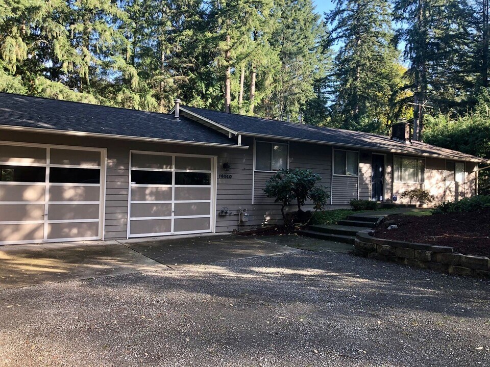 16510 212th Ave NE in Woodinville, WA - Building Photo