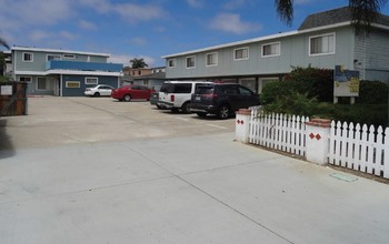 Ebb Tide Apartments in Imperial Beach, CA - Building Photo - Building Photo