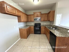 11232 NW 6th Terrace in Yukon, OK - Building Photo - Building Photo