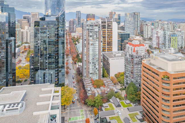 The Canadian in Vancouver, BC - Building Photo - Building Photo