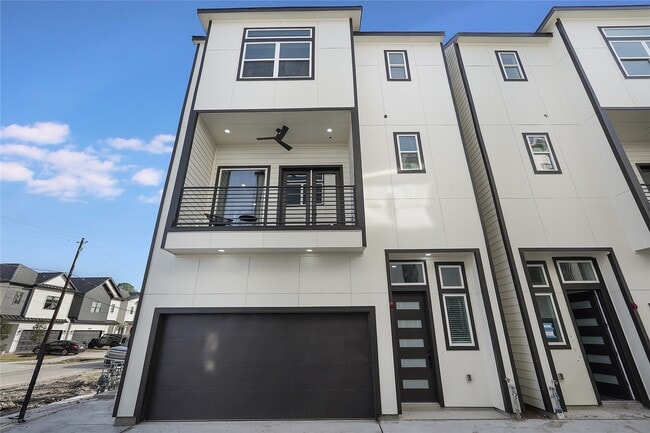 property at 1913 Hoskins Dr