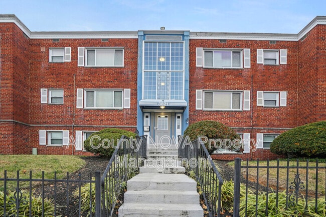 3821 Hamilton St in Hyattsville, MD - Building Photo - Building Photo