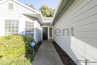 2703 Albany Ave in Davis, CA - Building Photo - Building Photo