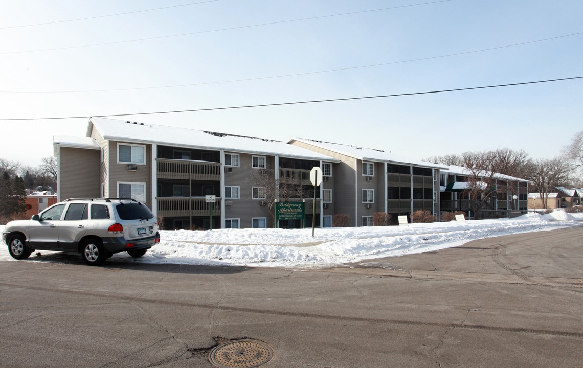 Bridgeway in Robbinsdale, MN - Building Photo