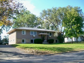 5820 2 1/2 St NE in Fridley, MN - Building Photo - Building Photo