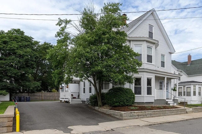 103 Vine St in Nashua, NH - Building Photo - Building Photo