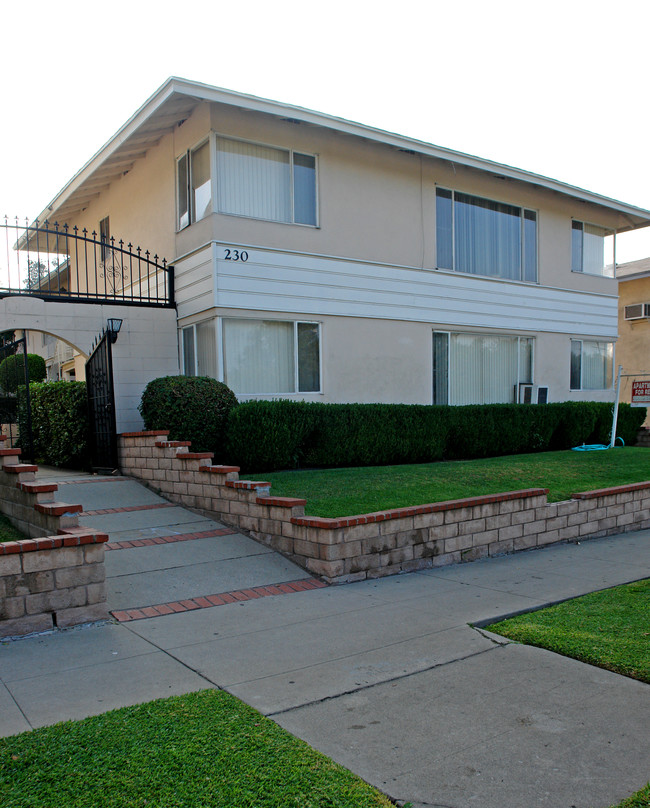 230 Fair Oaks Ave Apartments in South Pasadena, CA - Foto de edificio - Building Photo