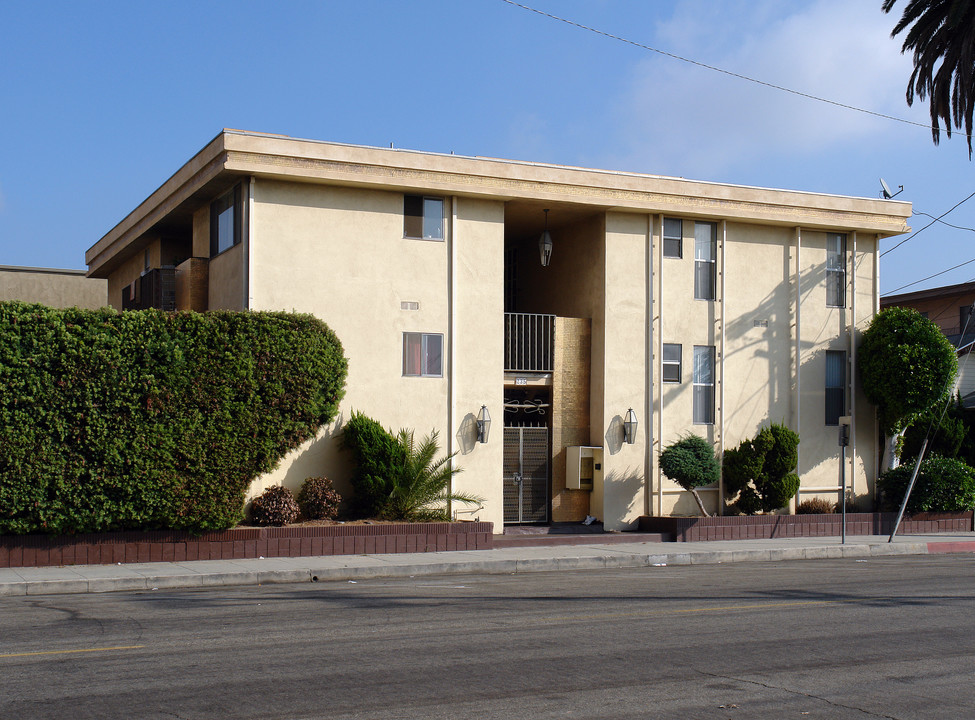 235 W Queen St in Inglewood, CA - Foto de edificio