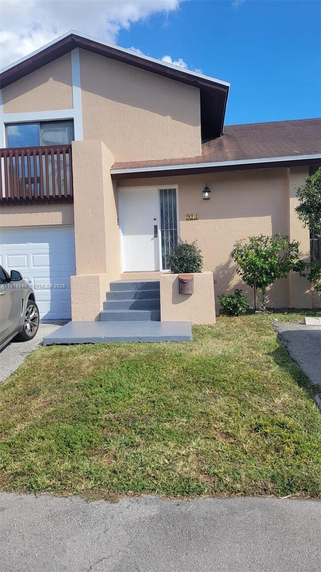 914 NW 106th Ave Cir in Miami, FL - Building Photo - Building Photo