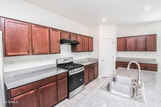 637 E Buckingham Ave in Gilbert, AZ - Building Photo - Building Photo