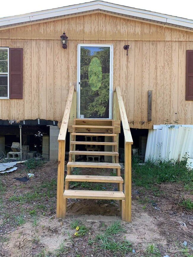 6850 Bratt Rd in Century, FL - Building Photo - Building Photo