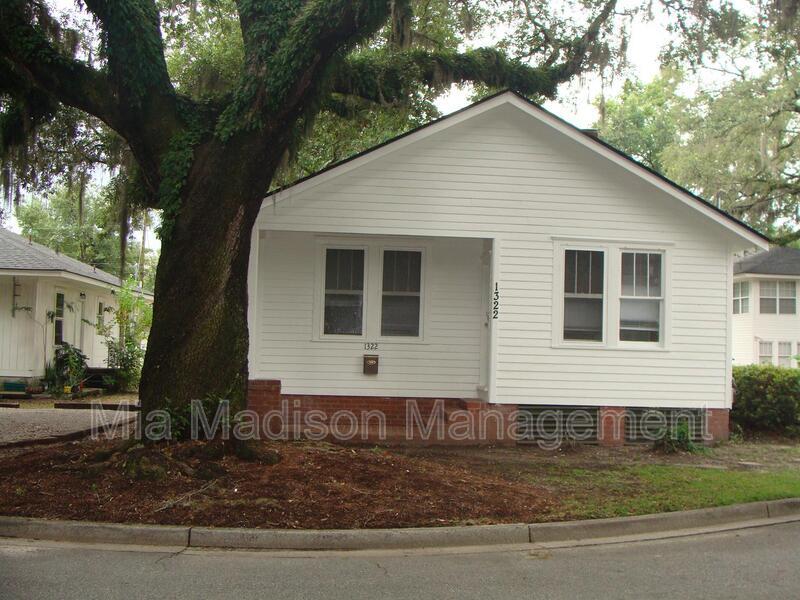 1322 E 38th St in Savannah, GA - Building Photo