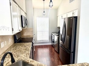 178 April Point Dr N in Montgomery, TX - Foto de edificio - Building Photo