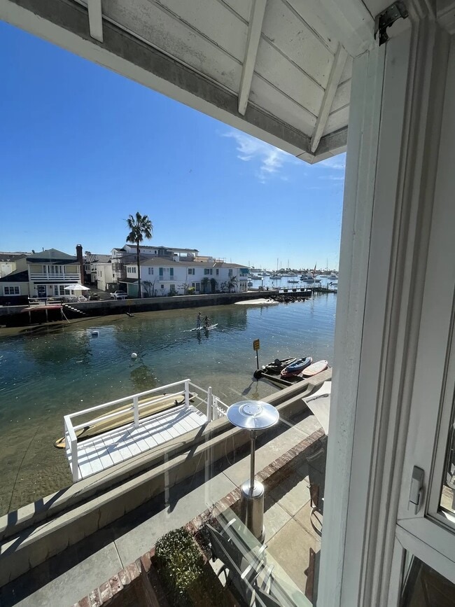 109 Grand Canal in Newport Beach, CA - Foto de edificio - Building Photo
