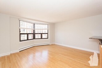 445 W Wellington Ave, Unit 6G in Chicago, IL - Foto de edificio - Building Photo