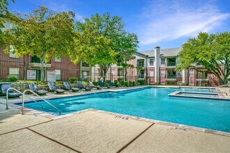 Saratoga in Lewisville, TX - Foto de edificio - Building Photo