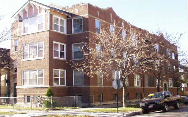 3241 W Sunnyside Ave in Chicago, IL - Building Photo