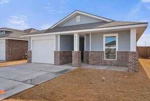 8311 24th St in Lubbock, TX - Building Photo