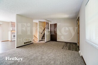 627 Presidential Way in Delaware, OH - Building Photo - Building Photo