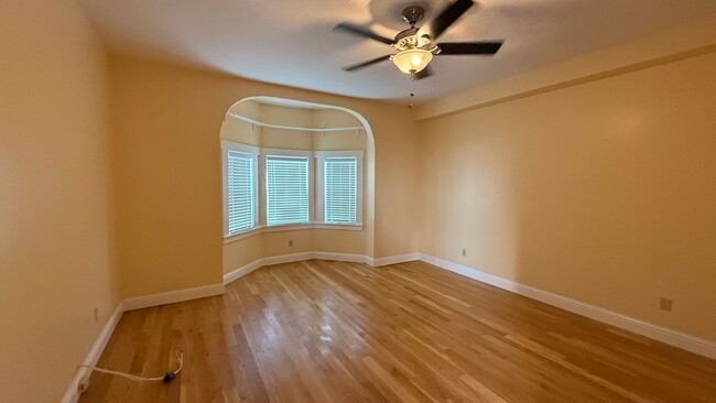 2424 Eagle Ave in Alameda, CA - Foto de edificio - Building Photo