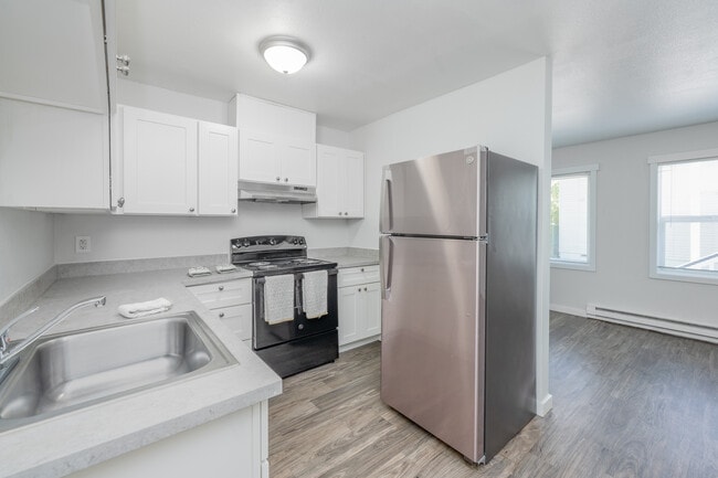 La Madera Apartments in Federal Way, WA - Building Photo - Building Photo