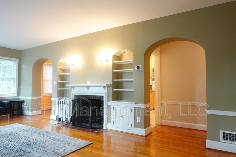 800 Maplewood Ave in Takoma Park, MD - Building Photo