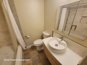 7619 Rowland Rd NW in Edmonton, AB - Building Photo - Building Photo