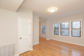931 W Leland Ave in Chicago, IL - Foto de edificio - Building Photo