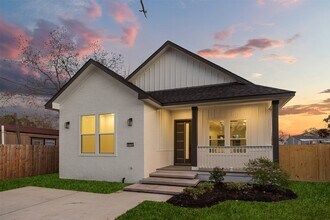 615 Lettie St in Richmond, TX - Building Photo - Building Photo
