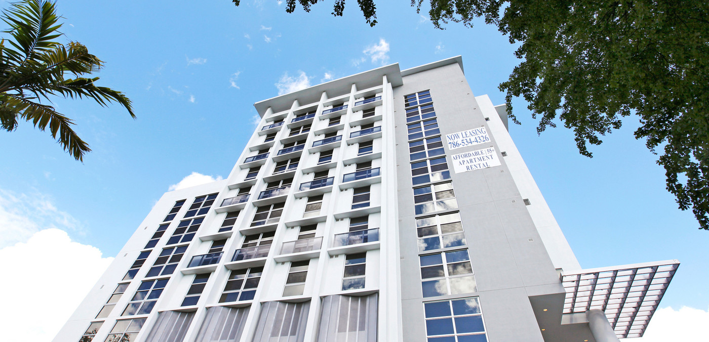 Washington Square in Miami, FL - Foto de edificio