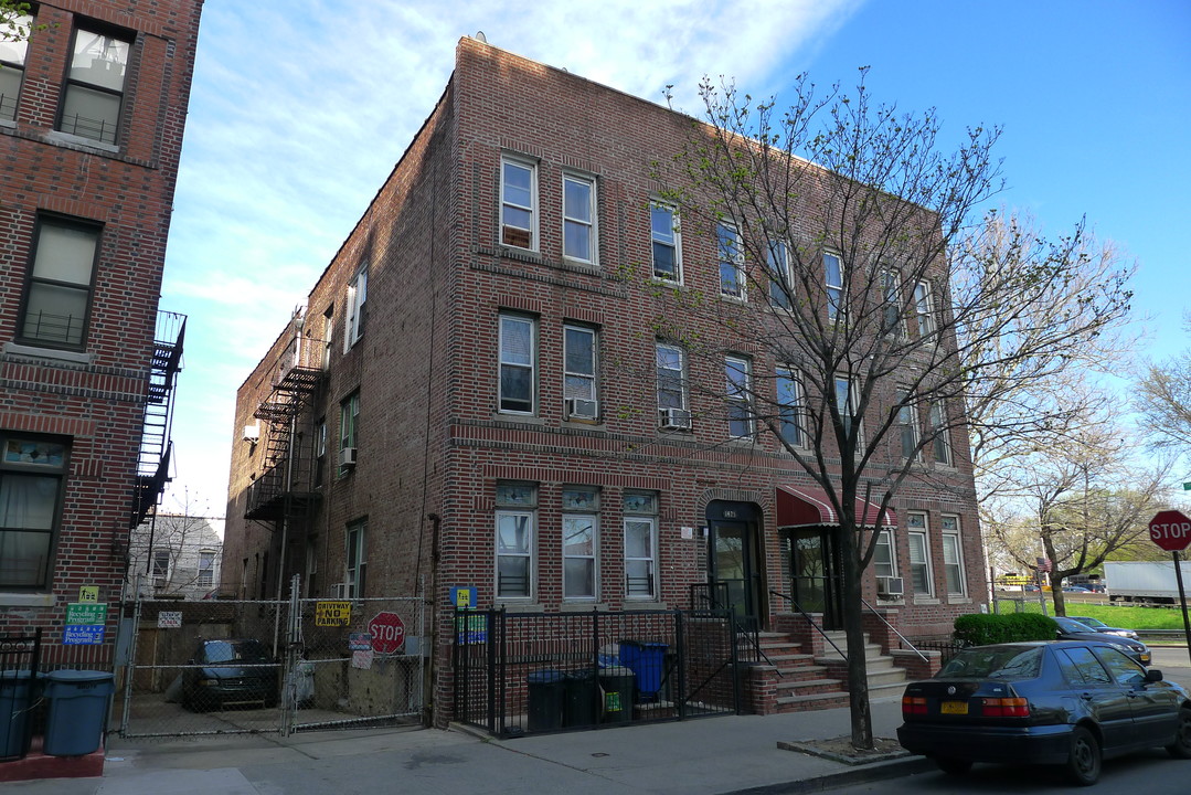 1425 Noble Ave in Bronx, NY - Foto de edificio