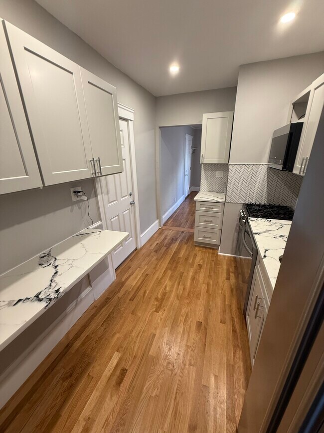 99 Hancock St, Unit 2 in Cambridge, MA - Foto de edificio - Building Photo