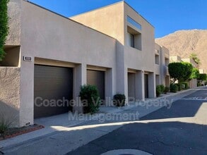 999 Village Square S in Palm Springs, CA - Building Photo - Building Photo
