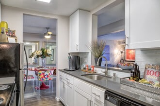 Park Kiely in San Jose, CA - Foto de edificio - Building Photo