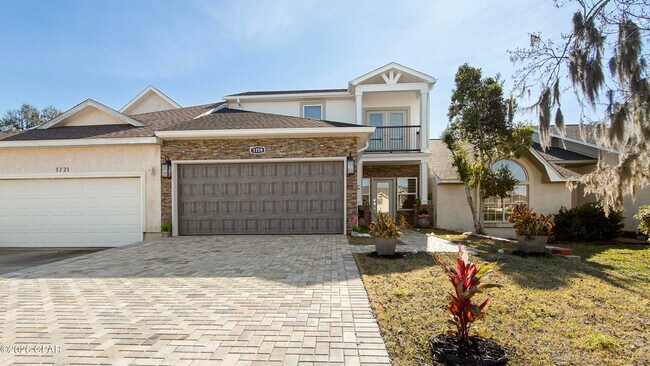 property at 1719 Country Club Dr