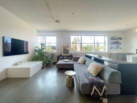 435 W Center Street Promenade, Unit 214 in Anaheim, CA - Building Photo