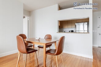 235 W 48th St in New York, NY - Building Photo - Building Photo