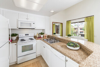 Harvard Cornell Apartment Homes in Irvine, CA - Building Photo - Building Photo