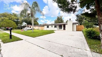 15 E Nightingale St in Apopka, FL - Building Photo - Building Photo