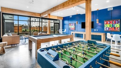 Owl Northgate in Seattle, WA - Foto de edificio - Building Photo