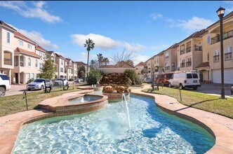 7123 Windwater Pkwy N in Houston, TX - Building Photo - Building Photo