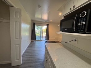 127 Marbly Ave in Daly City, CA - Foto de edificio - Building Photo