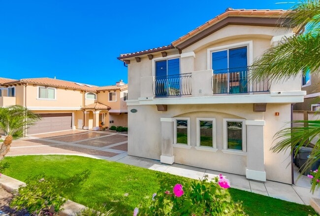 1902 Marshallfield Ln in Redondo Beach, CA - Building Photo - Building Photo